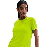 Nike camiseta entrenamiento manga corta mujer W NK TEMPO DF SS TOP vista detalle