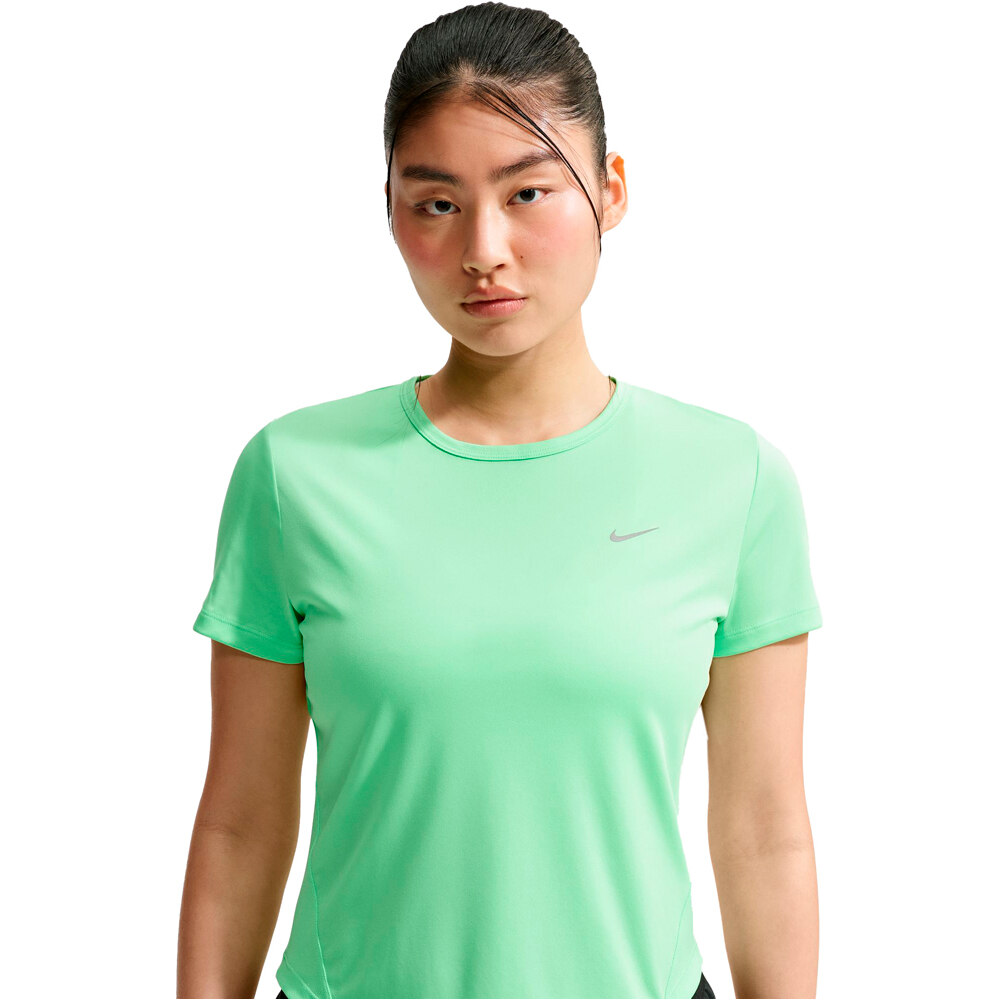 Nike camiseta entrenamiento manga corta mujer W NK TEMPO DF SS TOP vista detalle