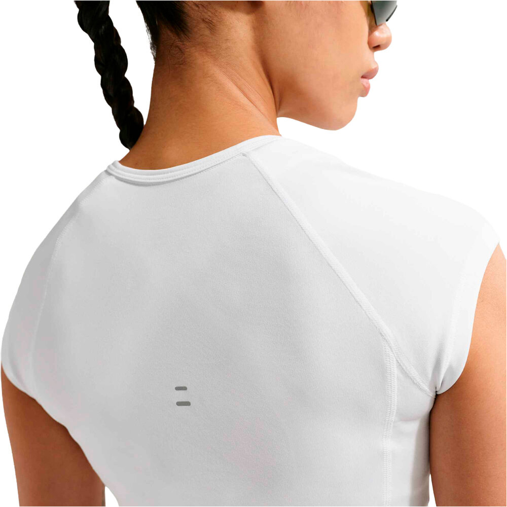 Nike camiseta entrenamiento manga corta mujer W NK TEMPO SWOOSH RUN DF SS 03