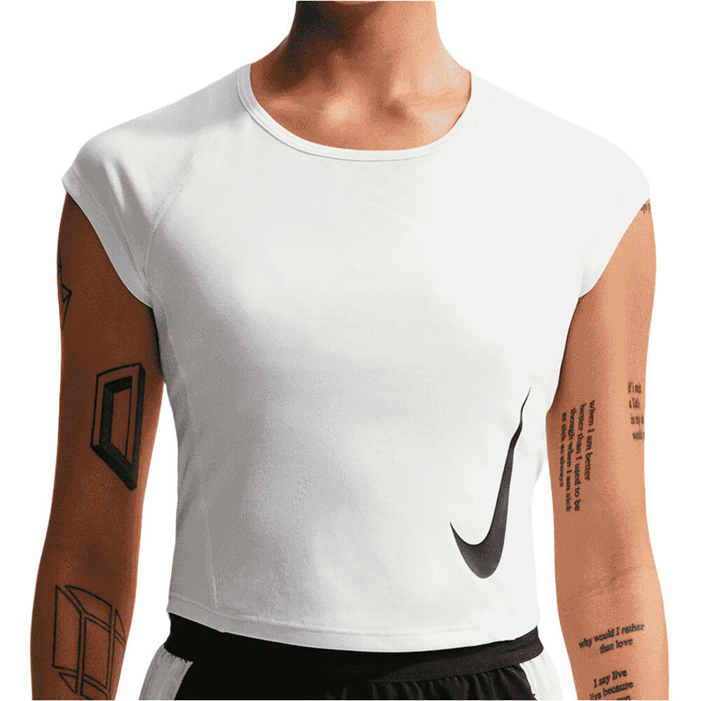 Nike camiseta entrenamiento manga corta mujer W NK TEMPO SWOOSH RUN DF SS vista frontal