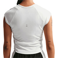 Nike camiseta entrenamiento manga corta mujer W NK TEMPO SWOOSH RUN DF SS vista trasera