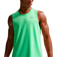 Nike camiseta entrenamiento tirantes hombre M NK DF MILER TANK TOP vista detalle