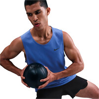 Nike camiseta fitness hombre M NK DF HYVERSE TANK vista detalle