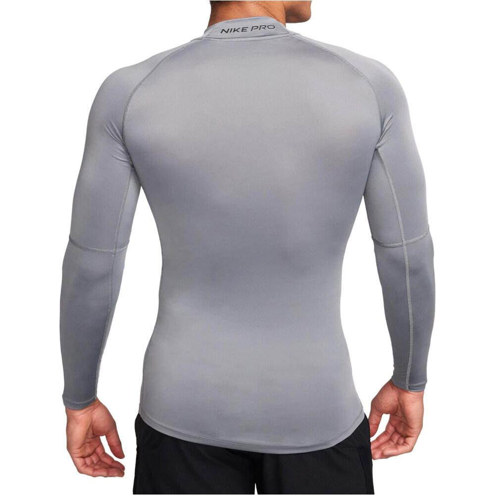 Nike camiseta fitness hombre M NP DF TIGHT LS MOCK vista trasera