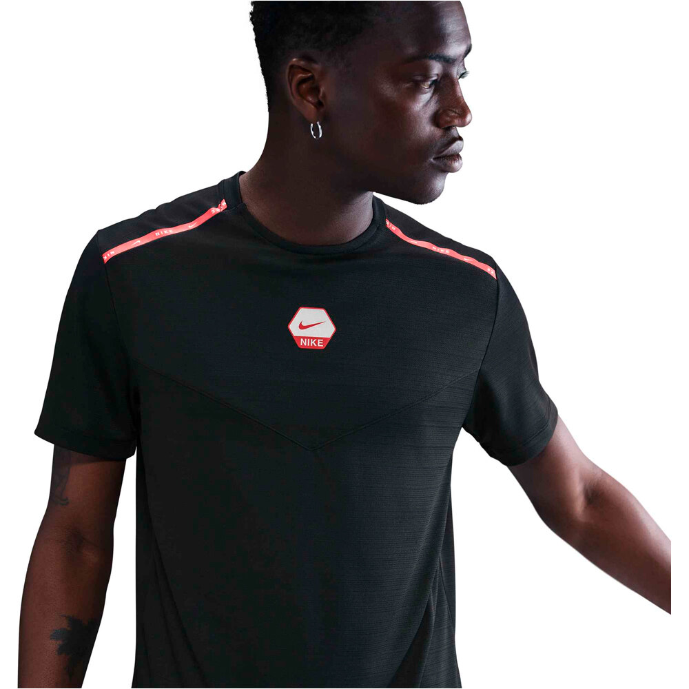 Nike camiseta manga corta hombre M NSW CS RUN TEE vista detalle