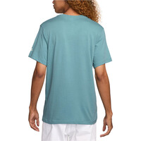 Nike camiseta manga corta hombre M NSW TEE 6MO SWSH SP25 vista trasera