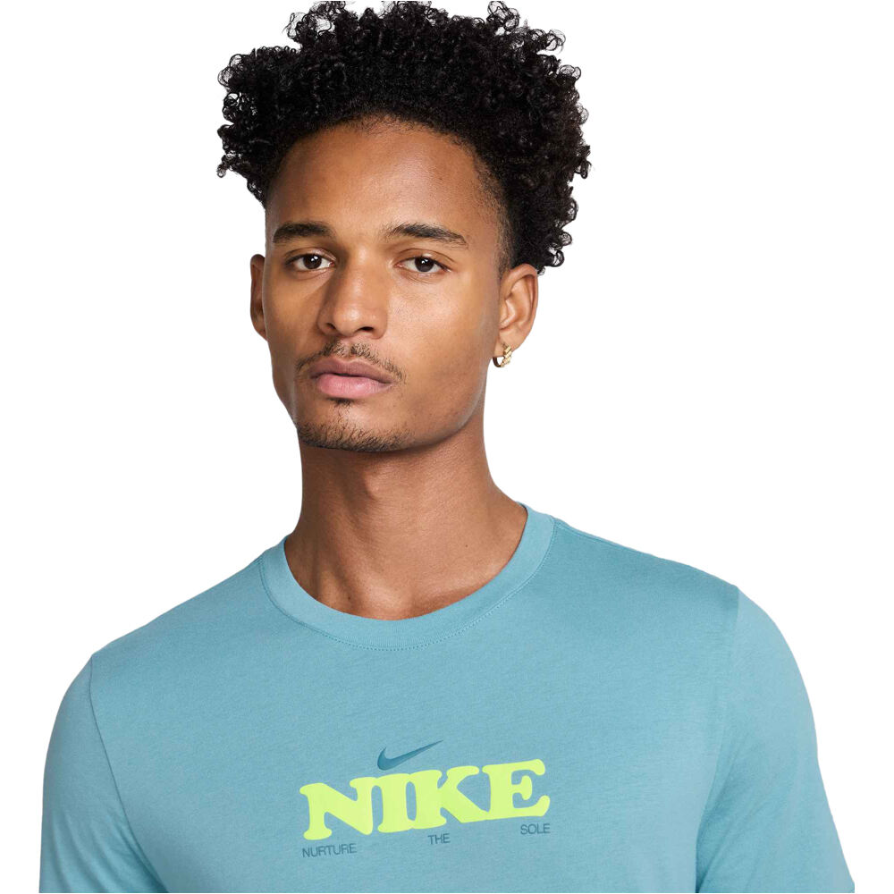 Nike camiseta manga corta hombre U NSW TEE OC BLOOMING vista detalle