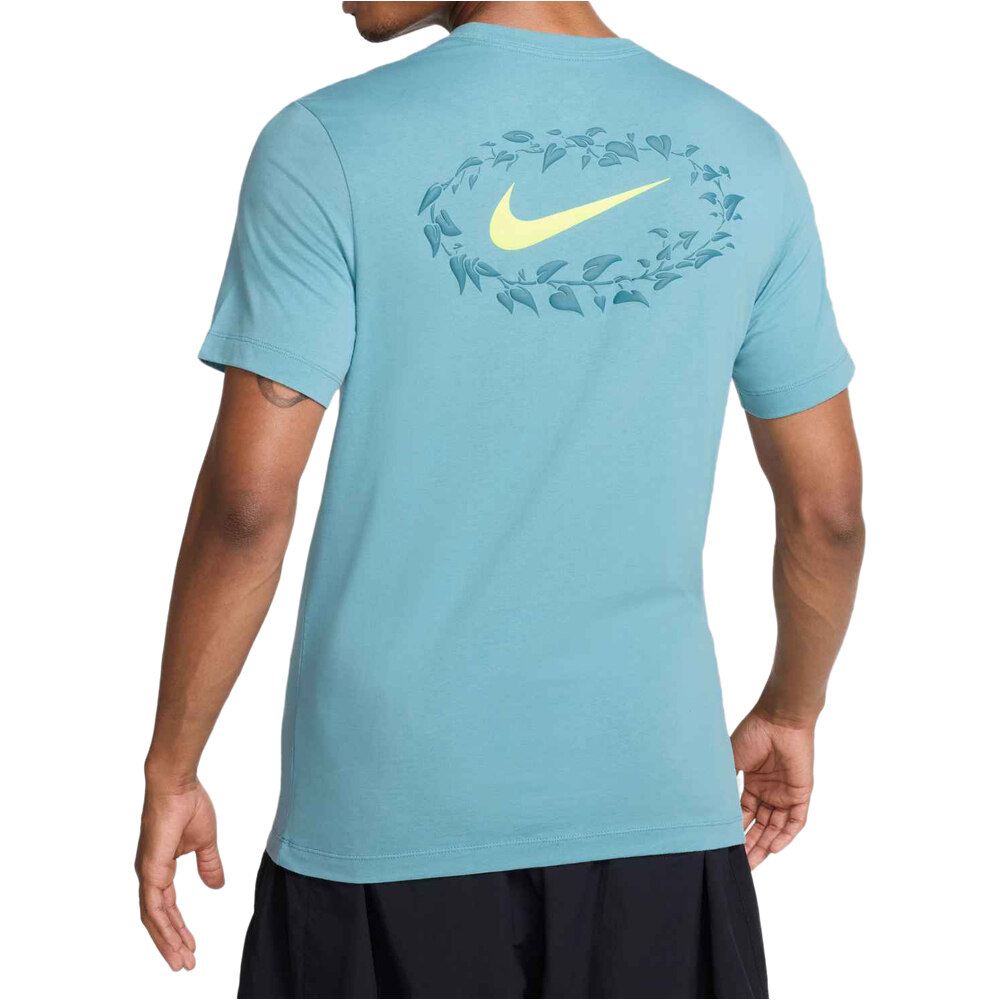Nike camiseta manga corta hombre U NSW TEE OC BLOOMING vista trasera