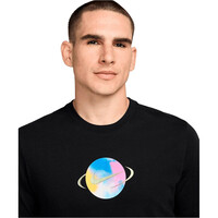 Nike camiseta manga corta hombre U NSW TEE OC COSMIC YTH 2 vista detalle