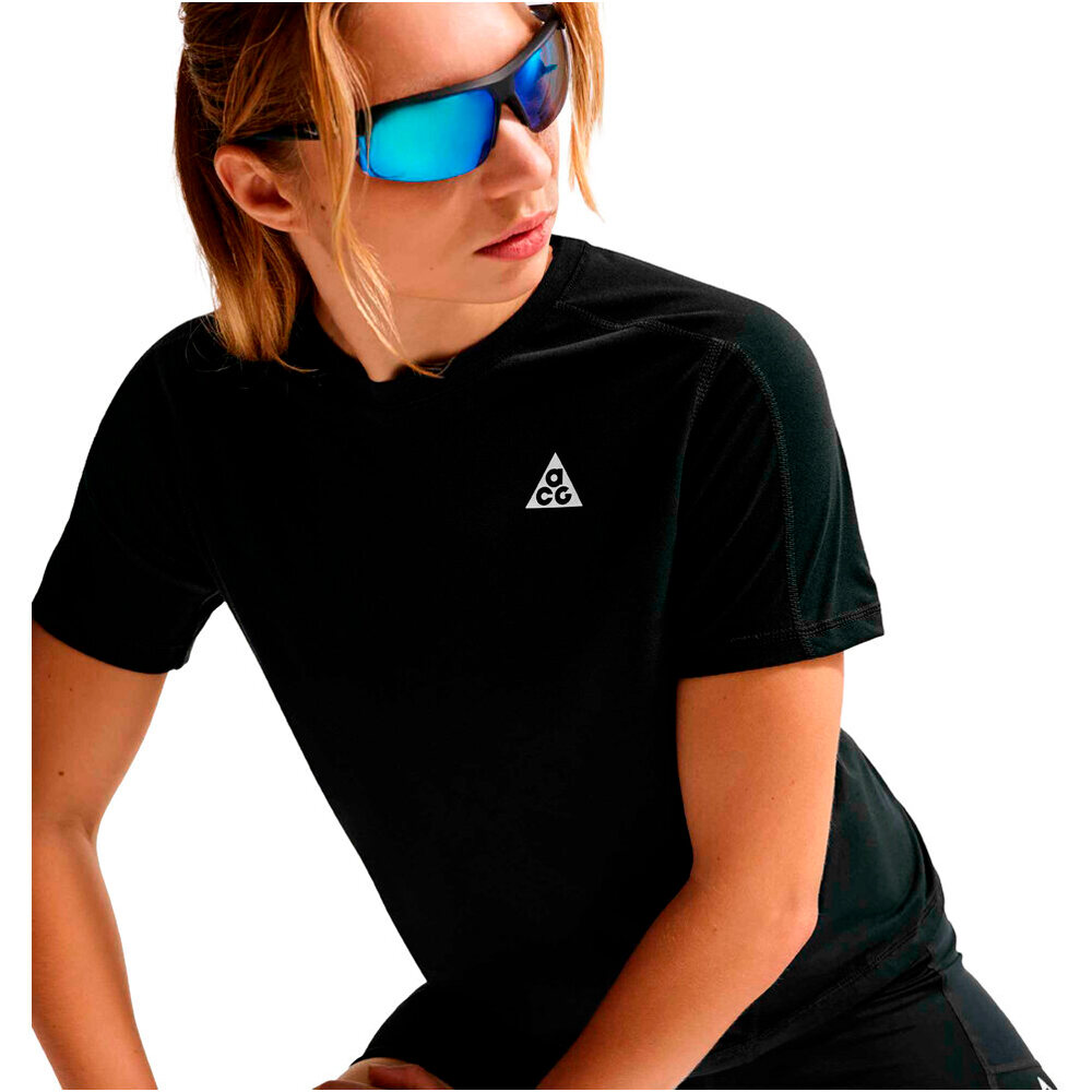 Nike camiseta manga corta mujer W ACG TRAIL DF SS TOP 04