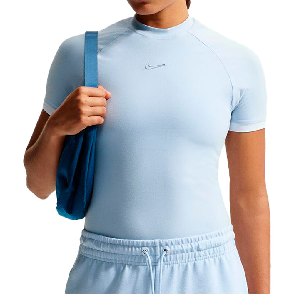 Nike camiseta manga corta mujer W NK SS FITTED TOP GLS vista frontal