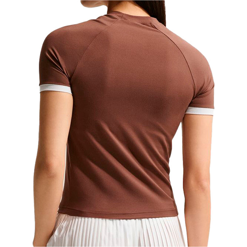 Nike camiseta manga corta mujer W NK SS FITTED TOP GLS vista trasera