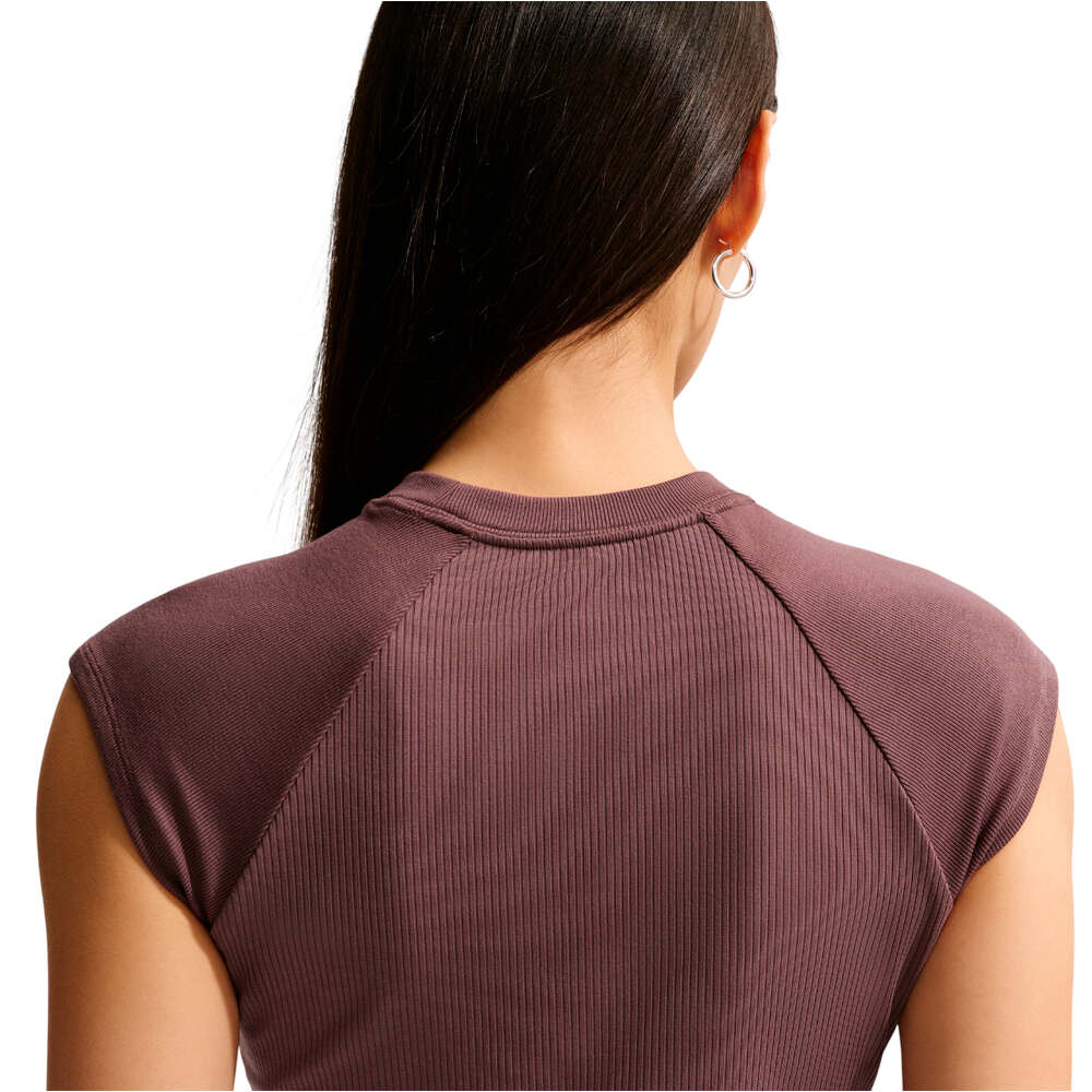 Nike camiseta manga corta mujer W NSW CHILL KNIT RIB SS TOP 03