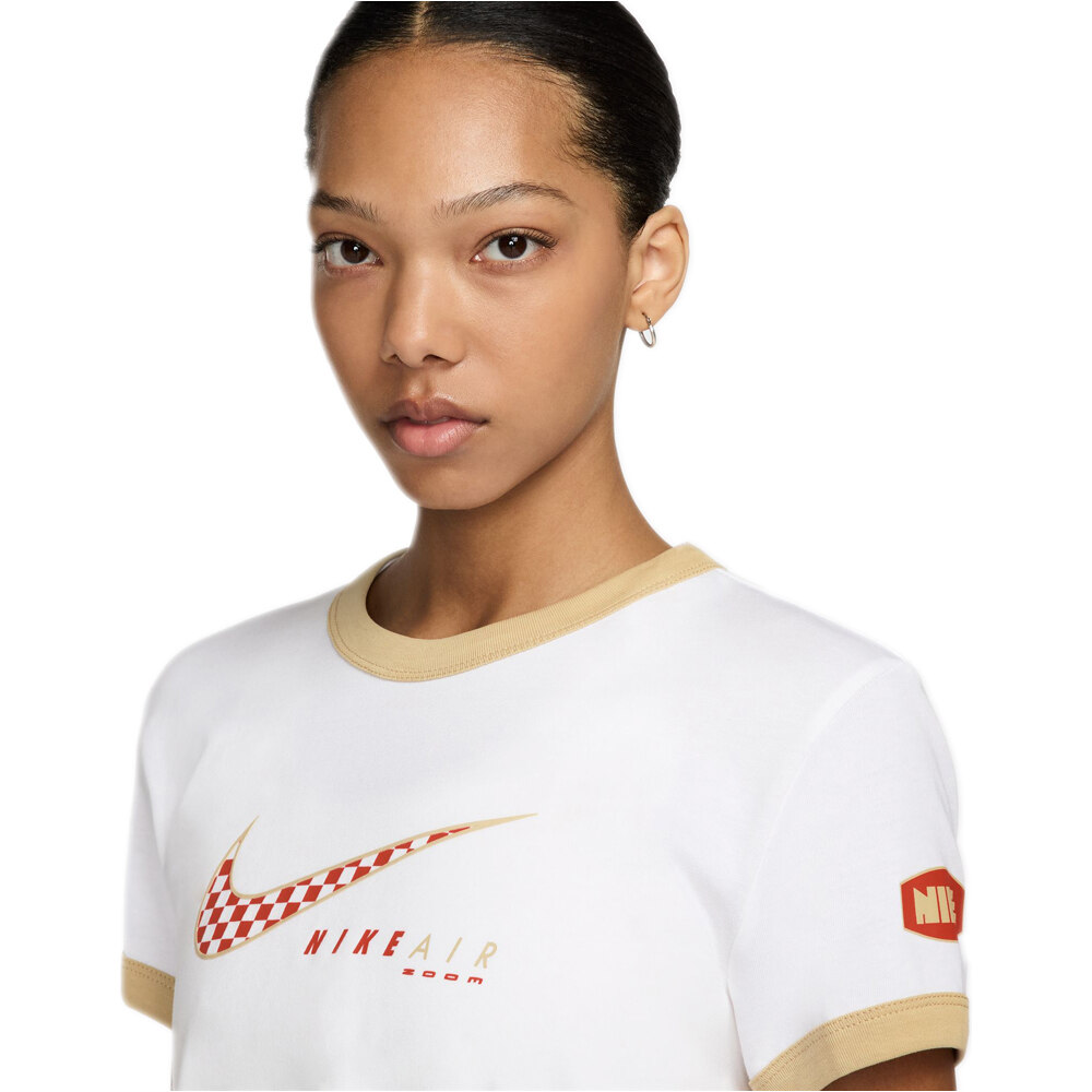 Nike camiseta manga corta mujer W NSW CLUB SS TEE MOTO RGR vista detalle