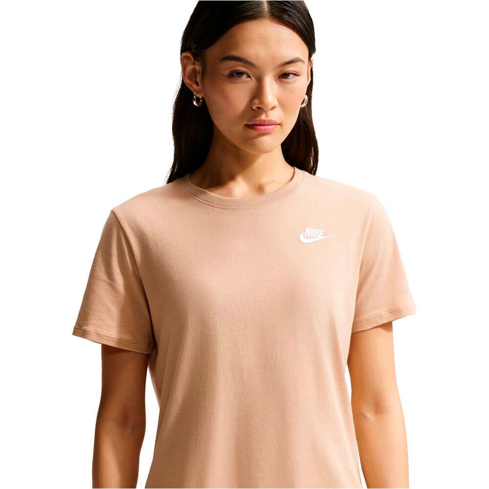 Nike camiseta manga corta mujer W NSW CLUB SS TEE vista detalle