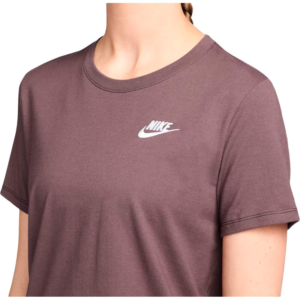 Nike camiseta manga corta mujer W NSW CLUB SS TEE vista detalle