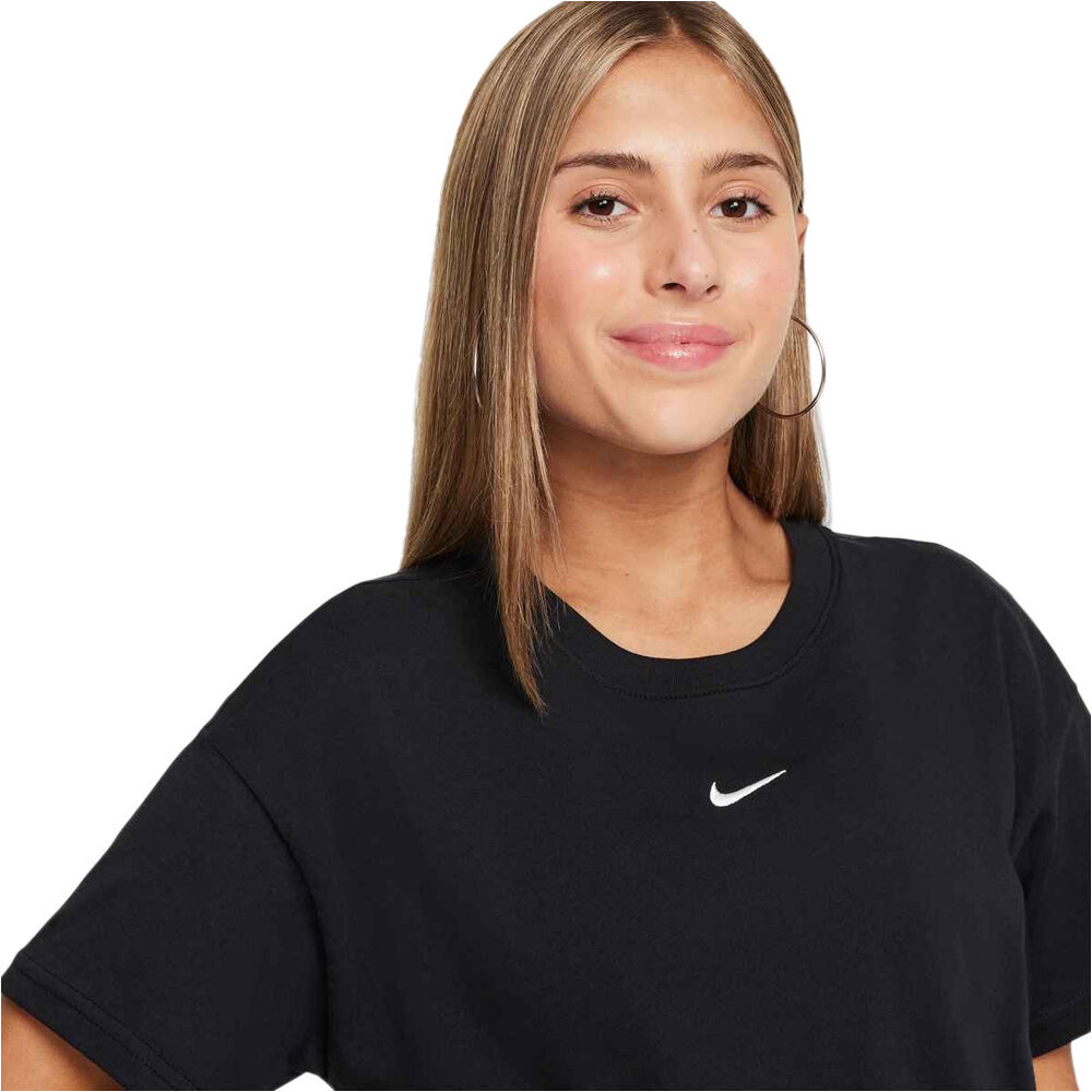 Nike camiseta manga corta niña G NSW TEE BOXY ESSNTL LBR vista detalle