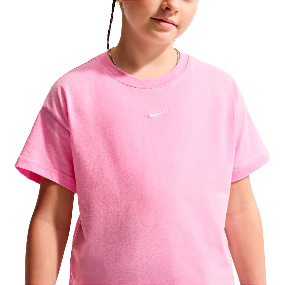 Nike camiseta manga corta niña G NSW TEE BOXY ESSNTL LBR vista detalle