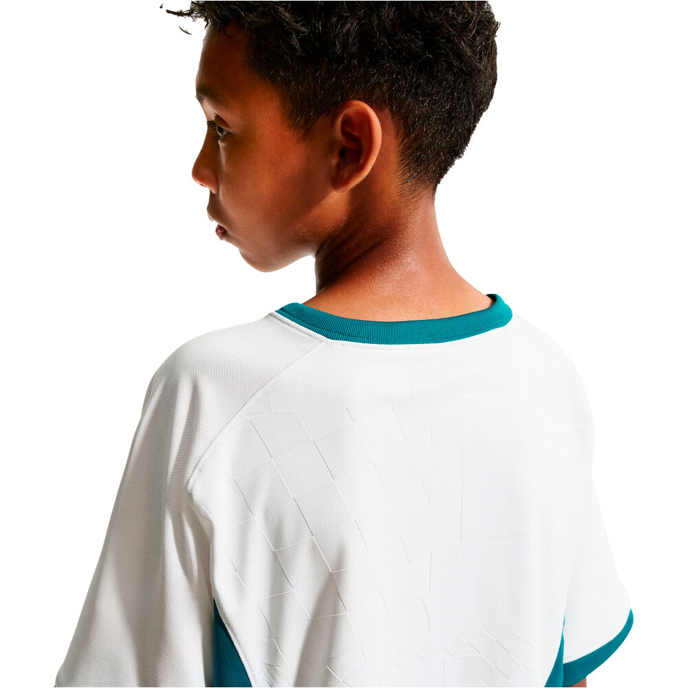 Nike camiseta manga corta niño B NK MULTI RENEW SS TOP FA26 vista detalle