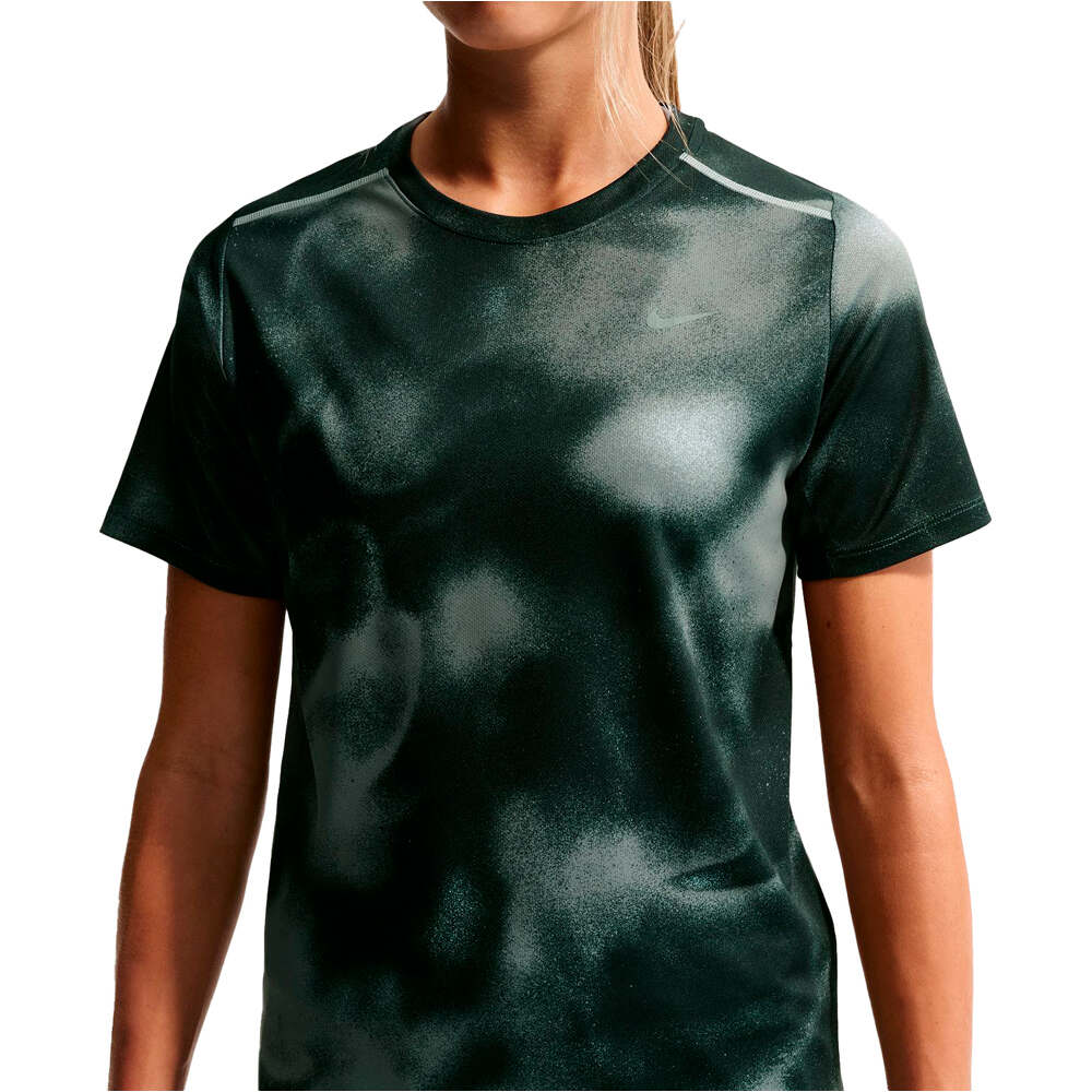Nike camiseta manga corta niño K NK DF MILER SS TOP NOVELTY vista detalle