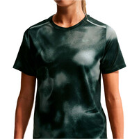 Nike camiseta manga corta niño K NK DF MILER SS TOP NOVELTY vista detalle