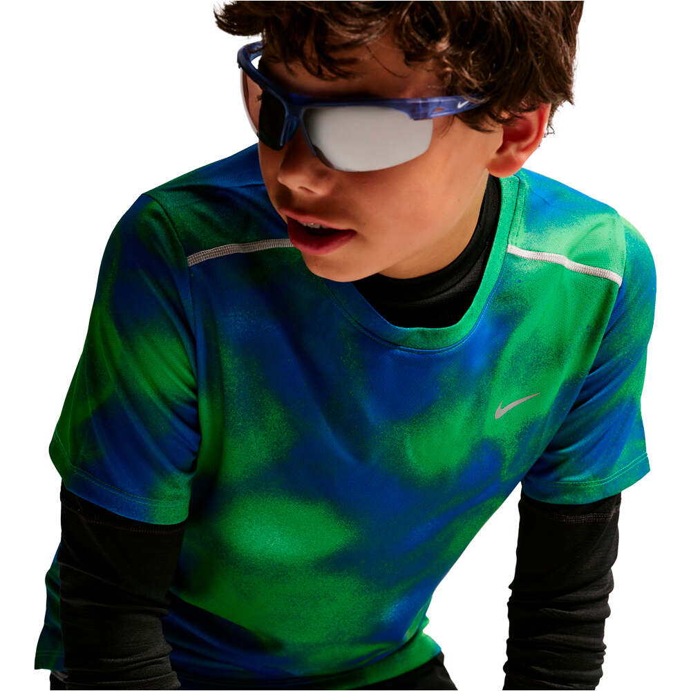 Nike camiseta manga corta niño K NK DF MILER SS TOP NOVELTY vista detalle