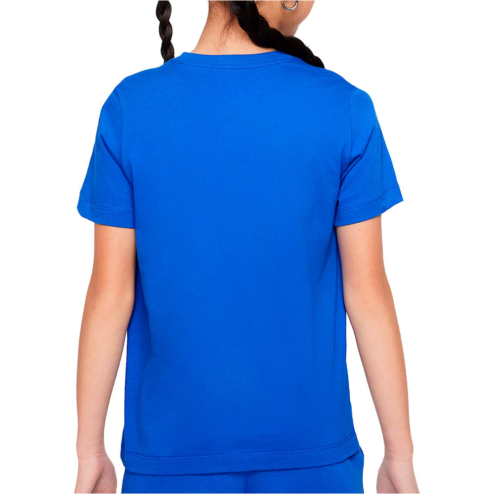 Nike camiseta manga corta niño K NSW TEE CLUB FAM vista trasera