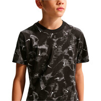 Nike camiseta manga corta niño K NSW TEE HBR AOP vista detalle