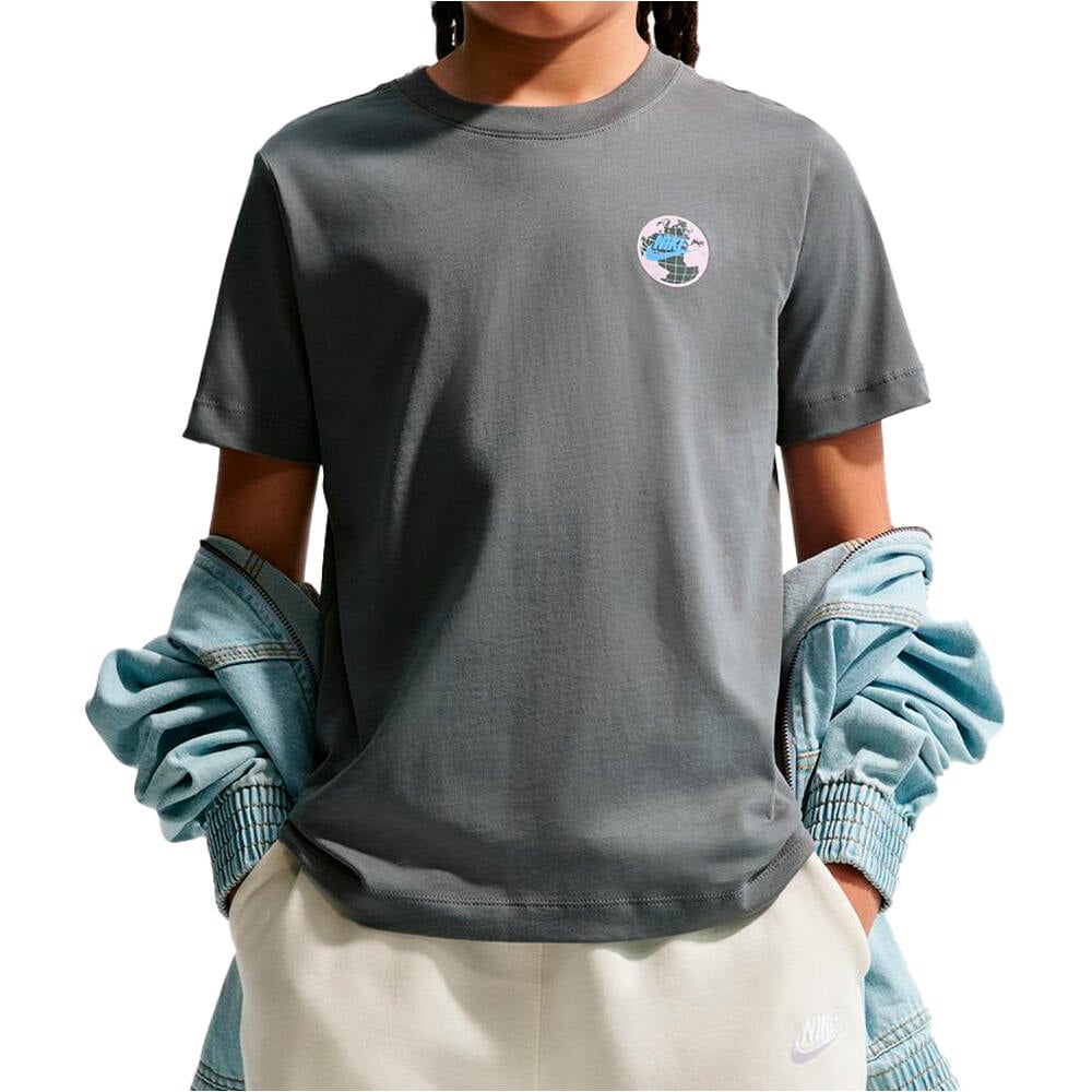 Nike camiseta manga corta niño K NSW TEE STD SSNL CLUB vista frontal