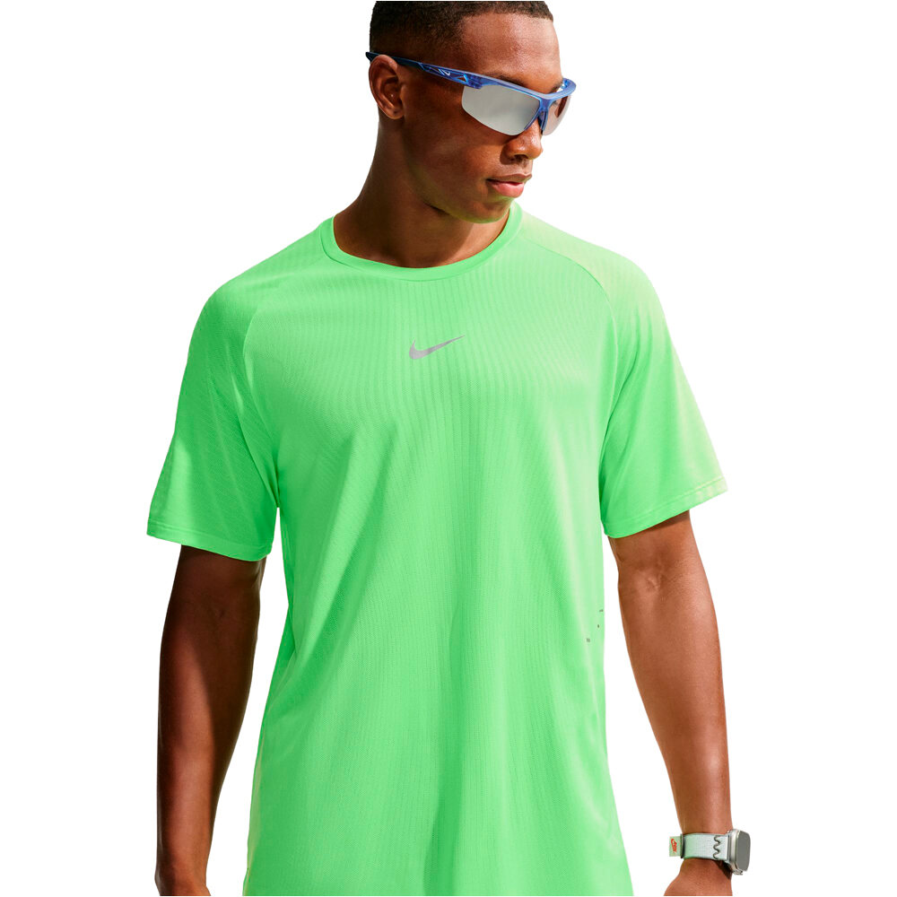 Nike camiseta técnica manga corta hombre M NK AF STRIDE SS TOP vista detalle