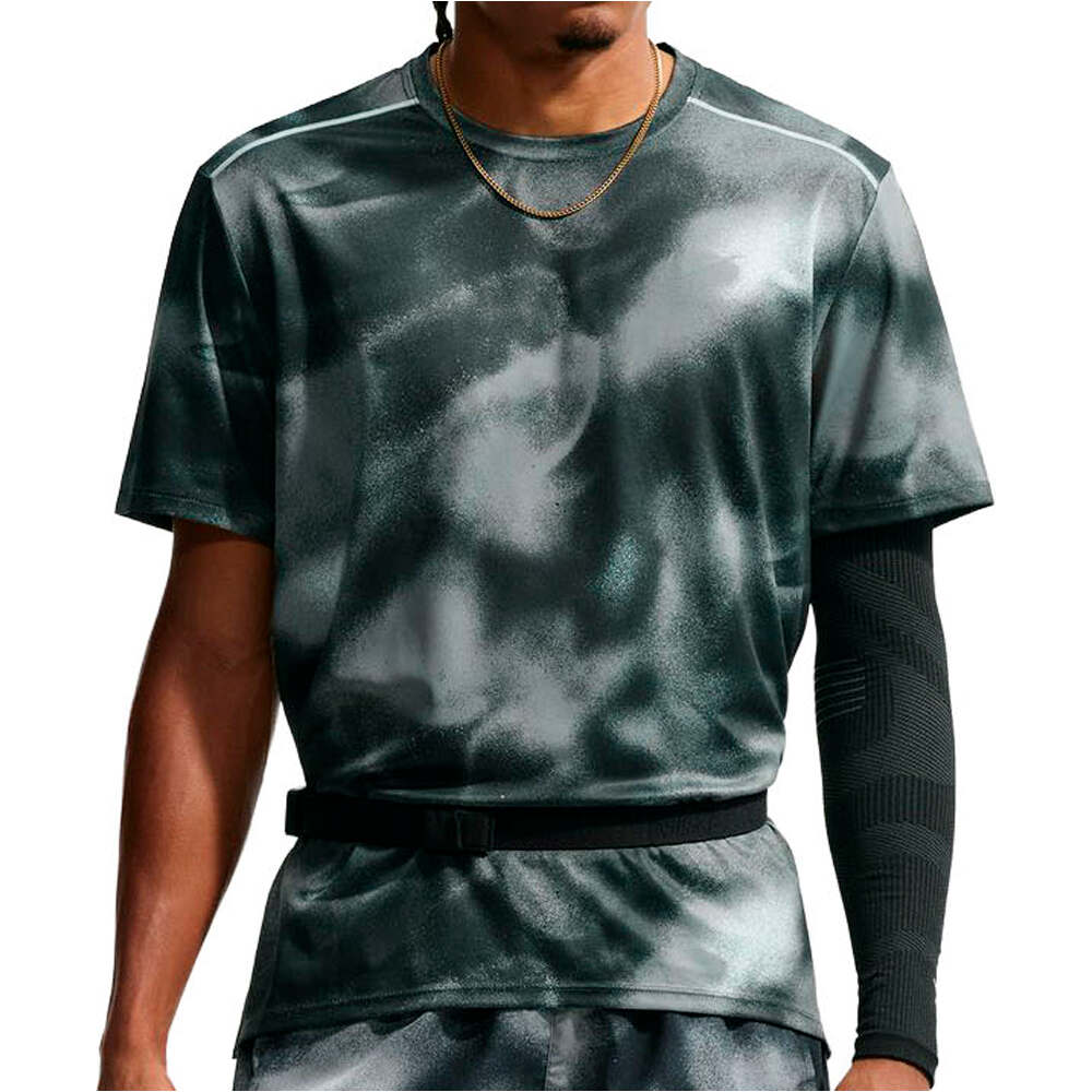 Nike camiseta técnica manga corta hombre M NK DF UV MILER AOP SS vista frontal