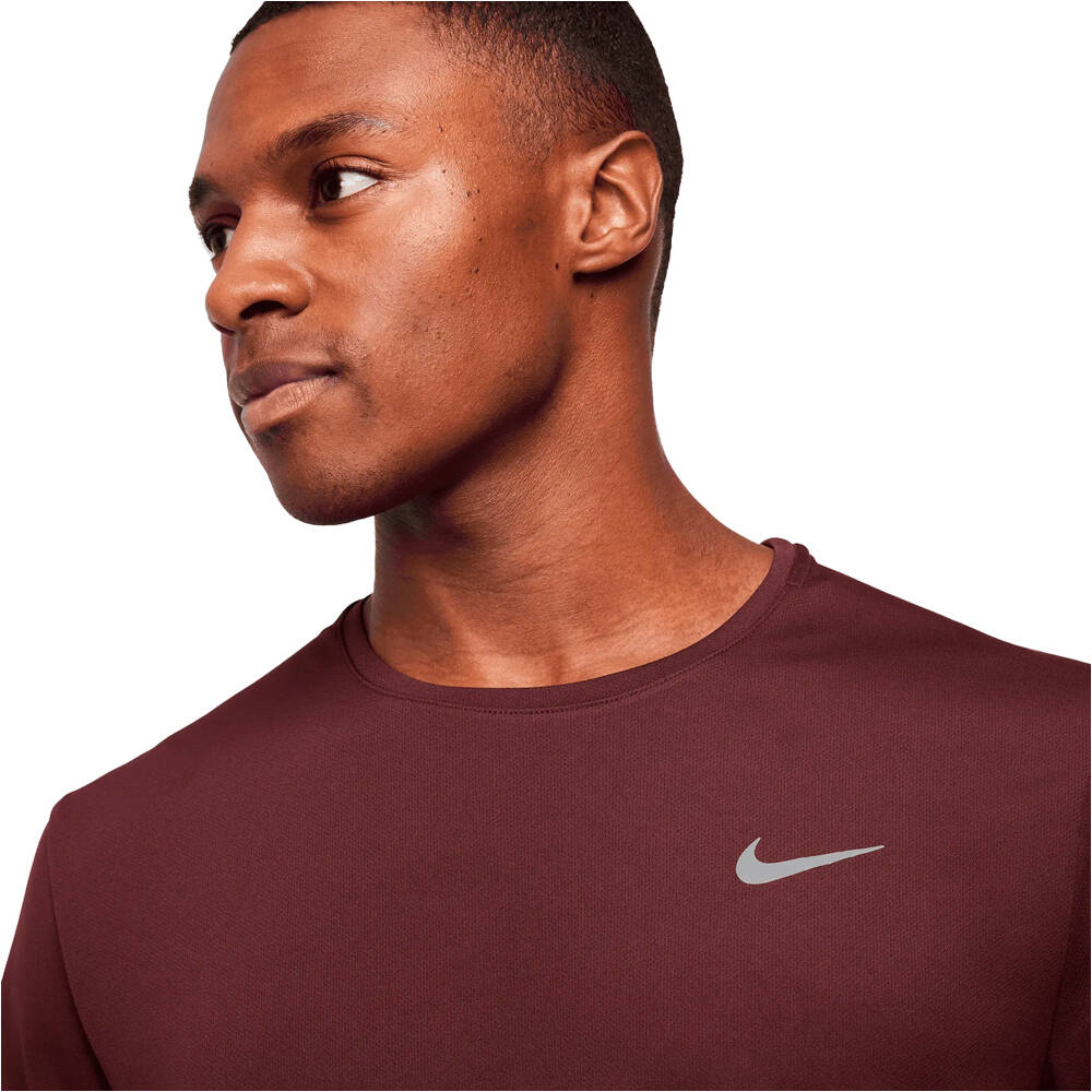 Nike camiseta técnica manga corta hombre M NK DF UV MILER SS vista detalle