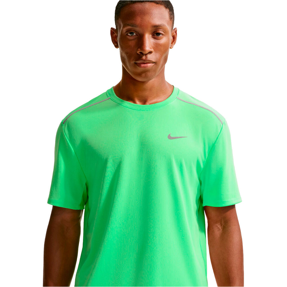 Nike camiseta técnica manga corta hombre M NK DF UV MILER SS vista detalle