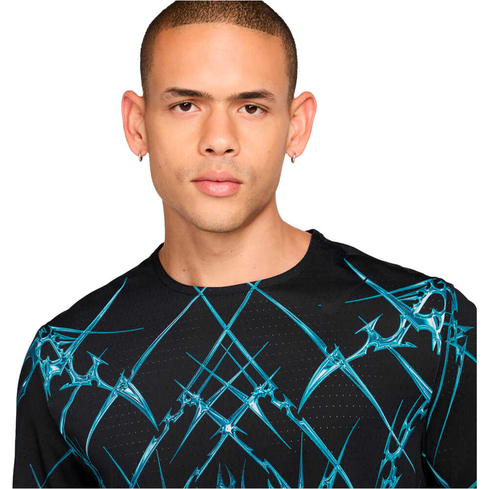 Nike camiseta técnica manga corta hombre M NK DFADV AROSWFT SS AOP vista detalle