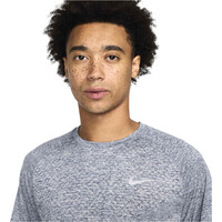 Nike camiseta técnica manga corta hombre M NK DFADV STRIDE SS TOP vista detalle