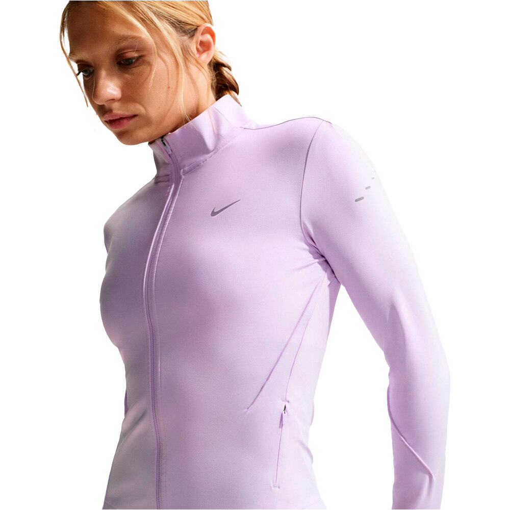 Nike camiseta técnica manga larga mujer W NK SWIFT DF FZ MDLYR vista detalle