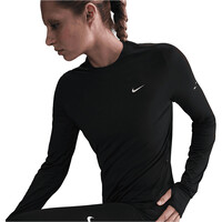 Nike camiseta técnica manga larga mujer W NK SWIFT DF UV LS CRW vista detalle