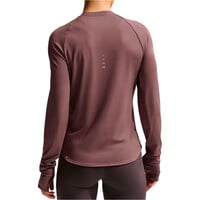 Nike camiseta técnica manga larga mujer W NK SWIFT DF UV LS CRW vista trasera