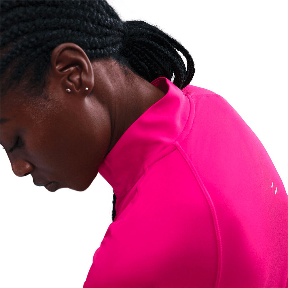 Nike camiseta técnica manga larga mujer W NK TEMPO DF HZ TP vista detalle