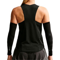 Nike camiseta técnica tirantes mujer W NK ARSWFT DFADV SINGLET vista trasera