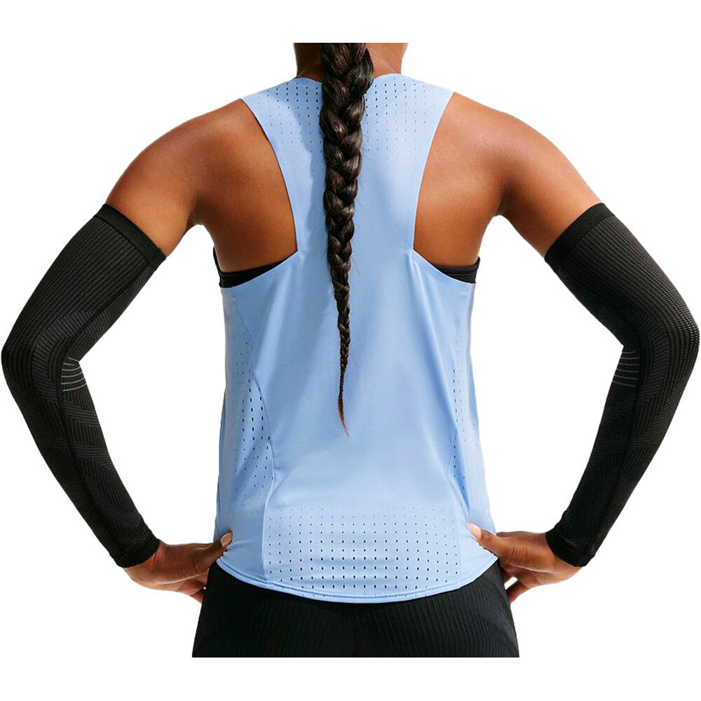 Nike camiseta técnica tirantes mujer W NK ARSWFT DFADV SINGLET vista trasera