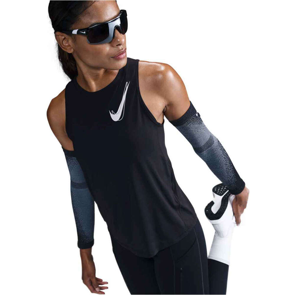 Nike camiseta técnica tirantes mujer W NK ONE SWSH HBR DF TANK vista frontal