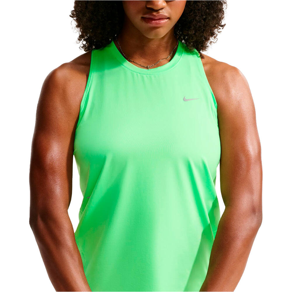 Nike camiseta técnica tirantes mujer W NK SWIFT DF TANK STNDRD vista detalle
