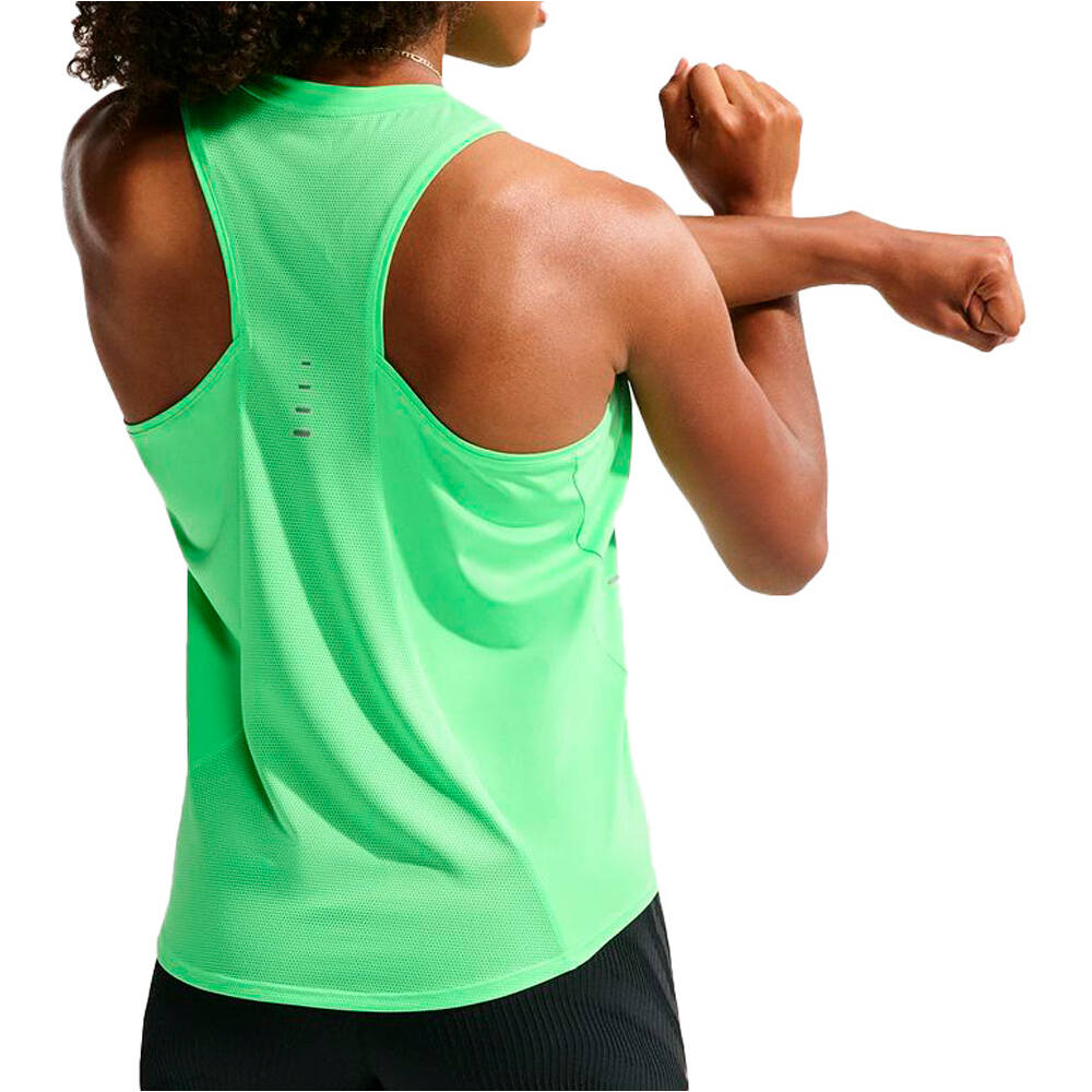 Nike camiseta técnica tirantes mujer W NK SWIFT DF TANK STNDRD vista trasera