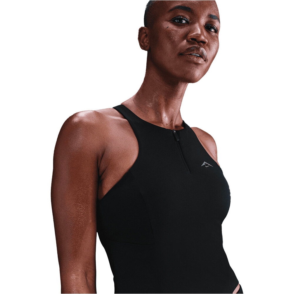 Nike camiseta tirantes fitness mujer W NK OUTDOOR BRA TANK vista detalle
