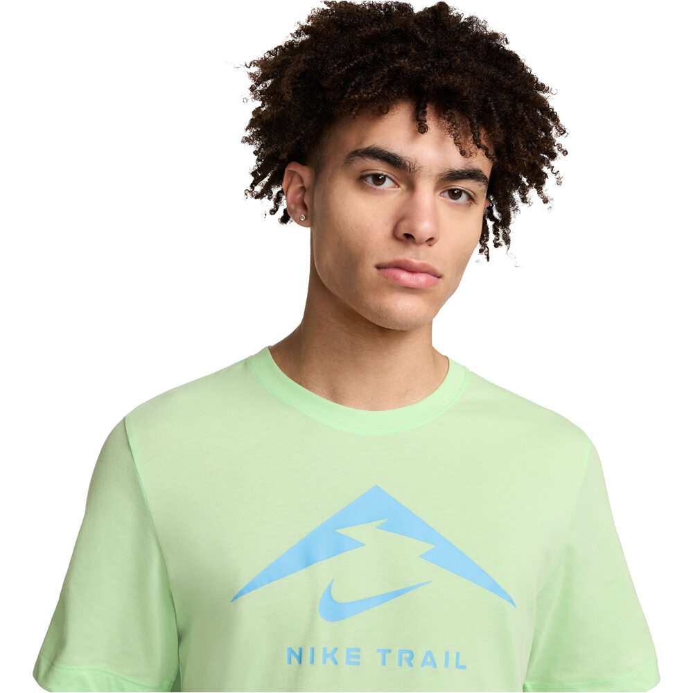 Nike camisetas trail running manga corta hombre M NK DF TEE TRAIL LOGO vista detalle