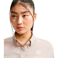 Nike camisetas trail running manga larga mujer W ACG AIREEZ BTN LS 04
