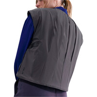 Nike chalecos mujer W NK 24.7 DF VEST FILLED WVN vista trasera