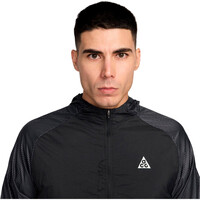 Nike CHAQUETA RUNNING HOMBRE M ACG UV AIREEZ JKT vista detalle