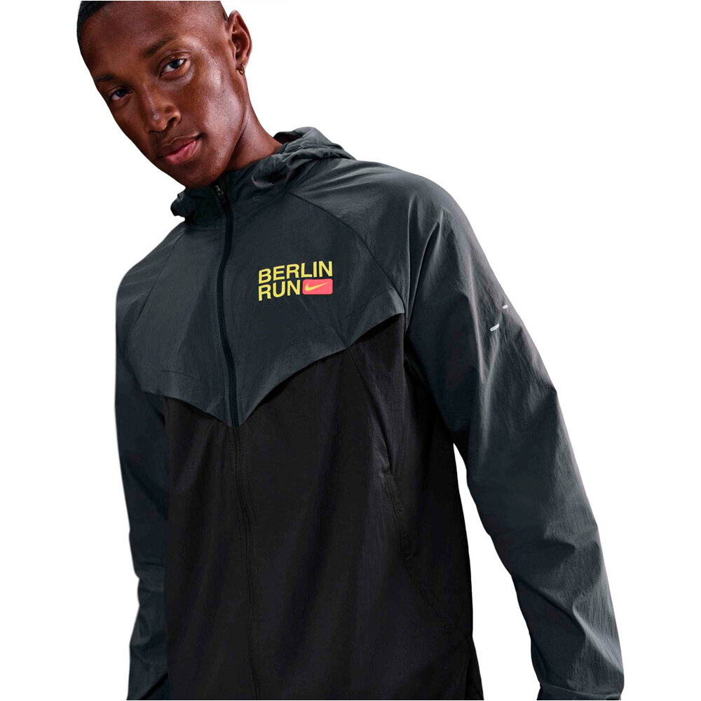 Nike CHAQUETA RUNNING HOMBRE M CITY MRTH STRIDE JACKET vista detalle
